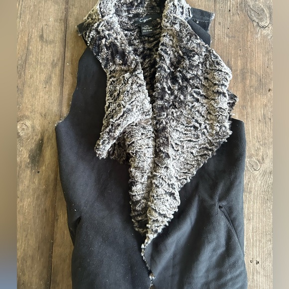 Faux Fur Suede Vest - Picture 3 of 3